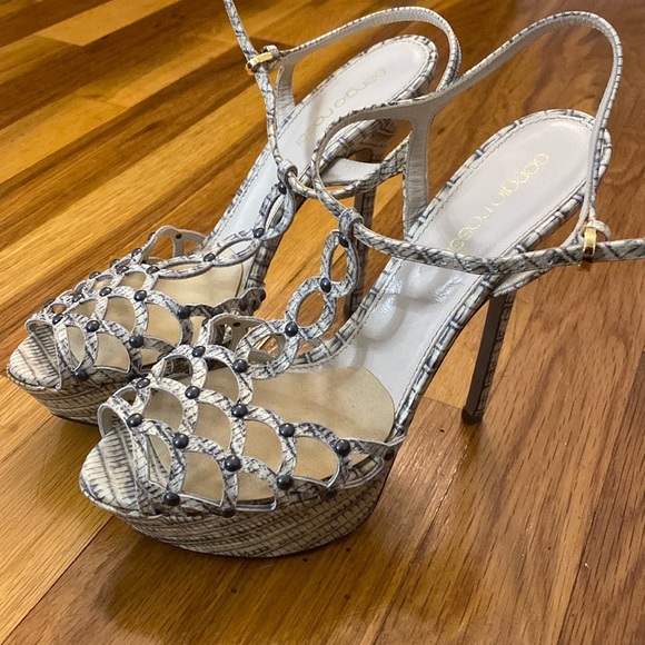 Sergio Rossi Women’s Gray Snakeskin Heels Size 37.5 - Picture 1 of 9